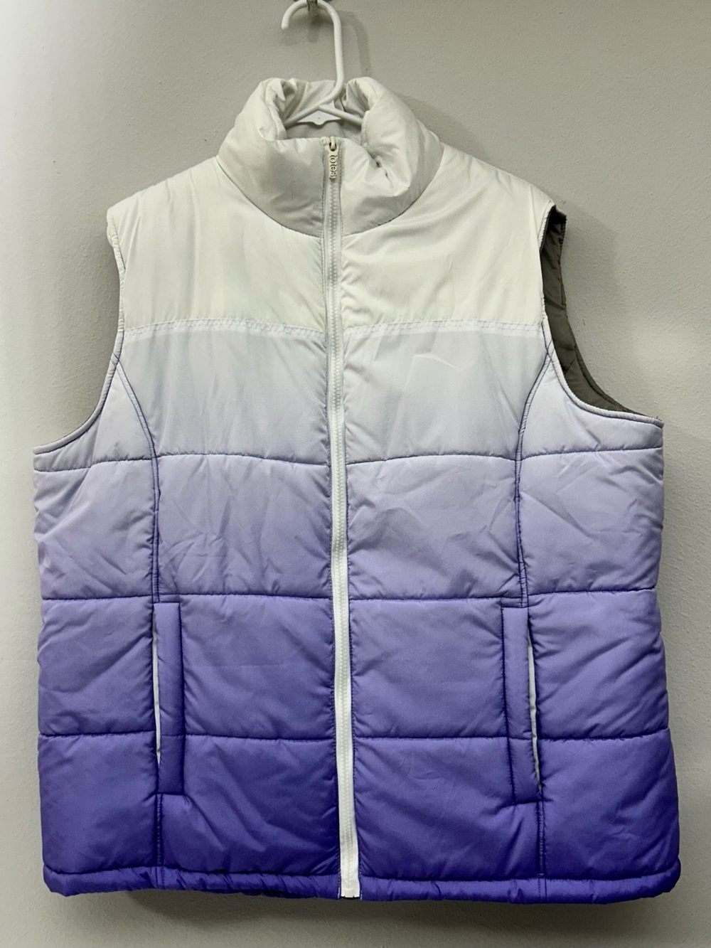 totes White to Purple Ombre Puffer Vest 3 Zipper Pockets Size XL